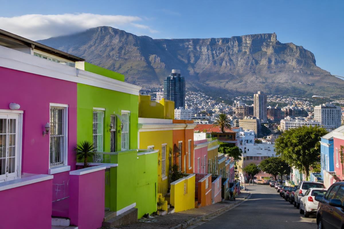Colourful Bo-Kaap houses below Table Mountain