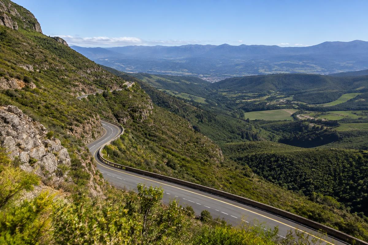 The Outeniqua Pass winding above George
