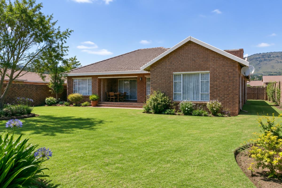 Freestanding family home with large garden in Klerksdorp